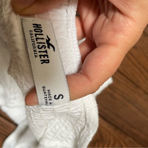 Hollister Crop Top - Picture 2 of 3